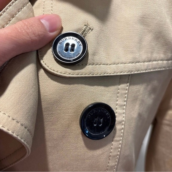 Burberry Size US 2 (XS-S) Trench
Coat Khaki With Belt - Picture 8 of 12